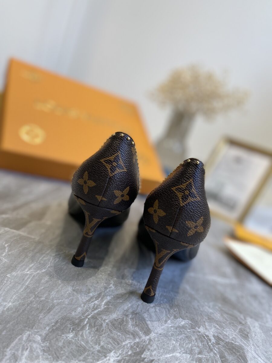 Alternative view of Louis Vuitton Cherie Pump 1A8N7F