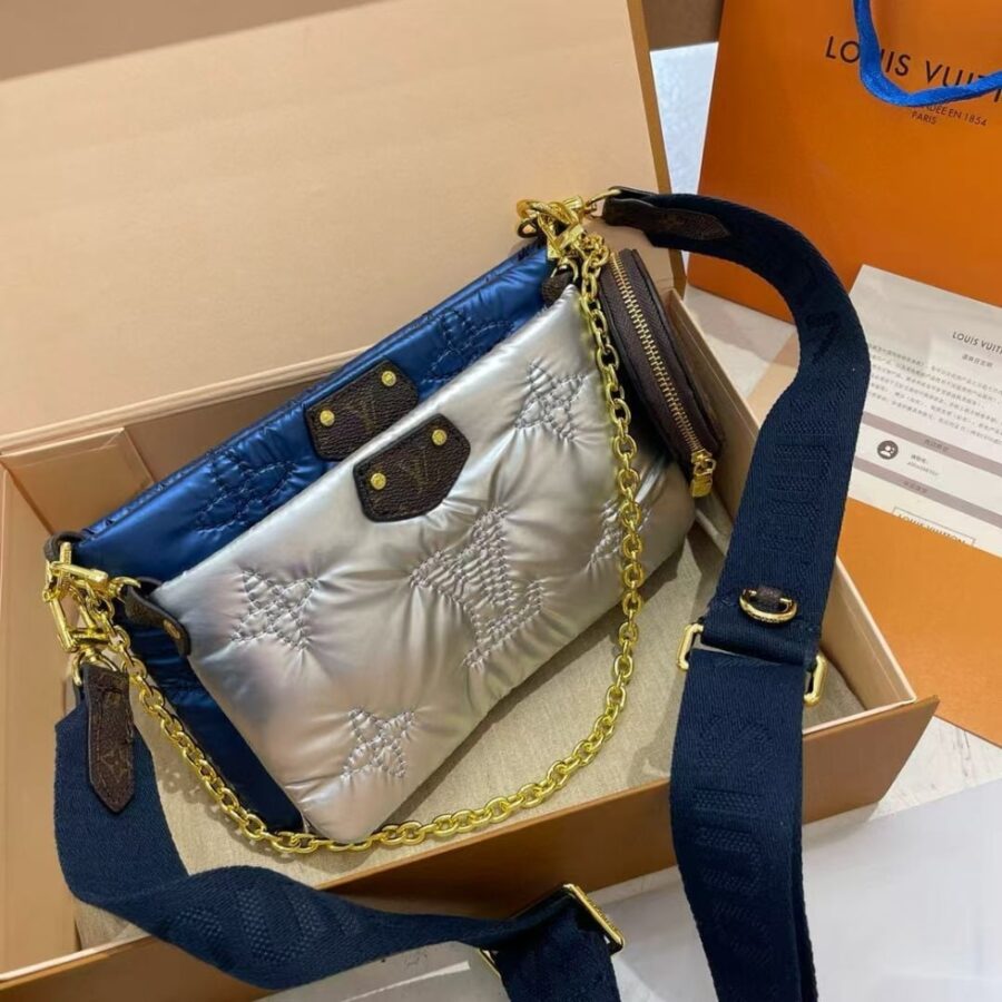 Alternative view of Louis Vuitton Maxi Multi Pochette Accessoires Navy And Silver 23Cm M21057