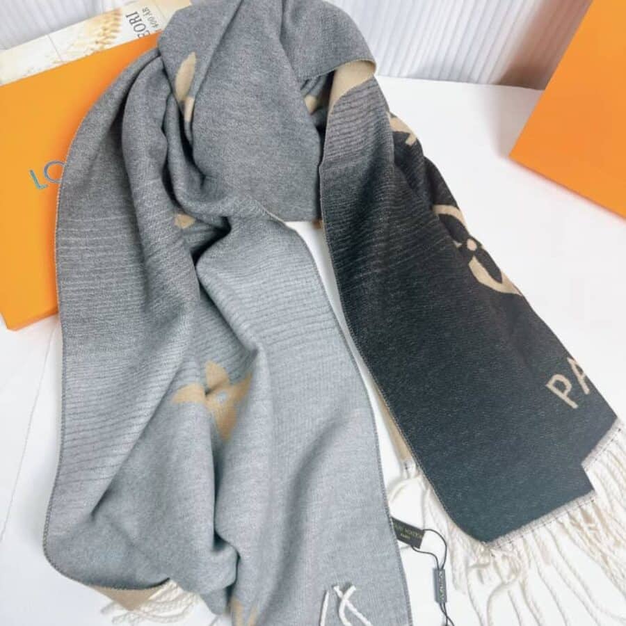 Alternative view of Louis Vuitton Gradient Shawl 190Cm