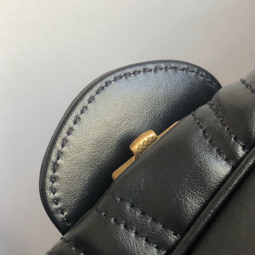 Gucci Marmont Medium Matelassé Shoulder Bag Black 26cm 443496 DTDIT 1000 - Image 6