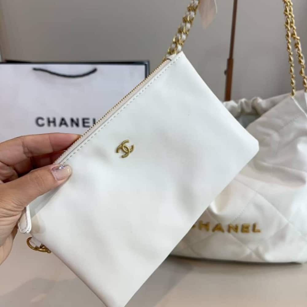 Chanel 22 Small Handbag White 36Cm AS3260 B09859 10601 - Image 4