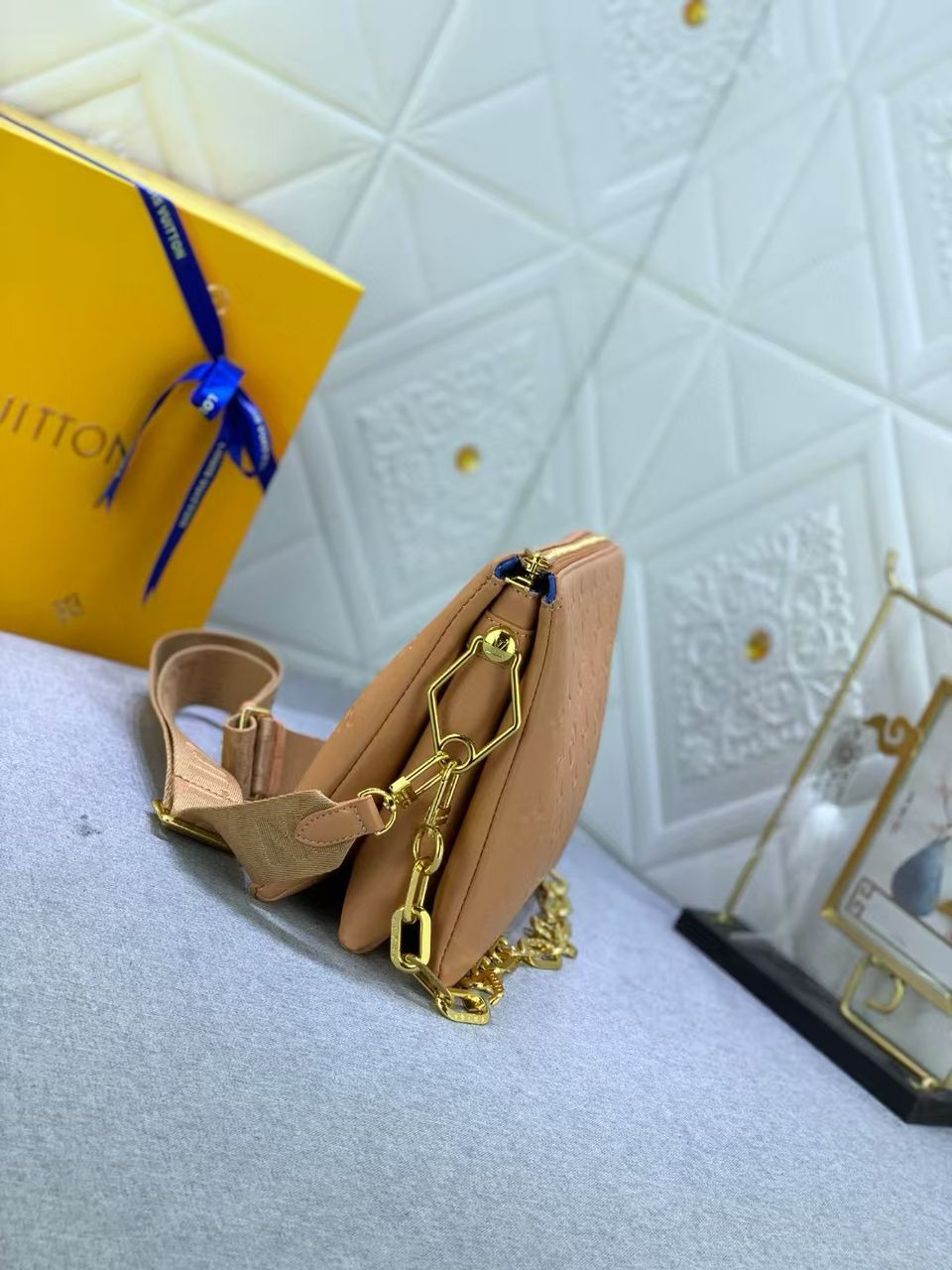 Louis Vuitton Coussin PM Monogram Leather Shoulder Bag Camel 26cm M57791 - Image 4