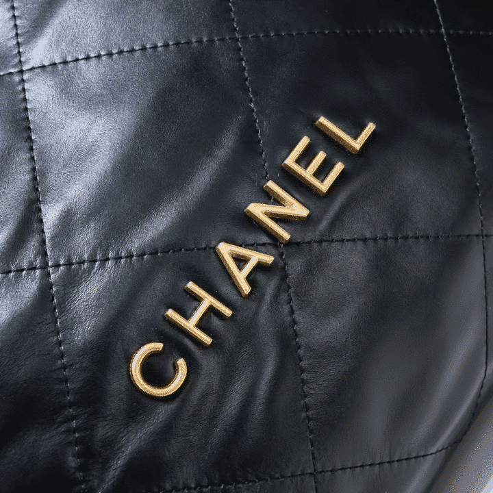 Chanel 22 Handbag Shiny And Gold Tone Metal Black 42Cm As3261 B19059 94305 - Image 6