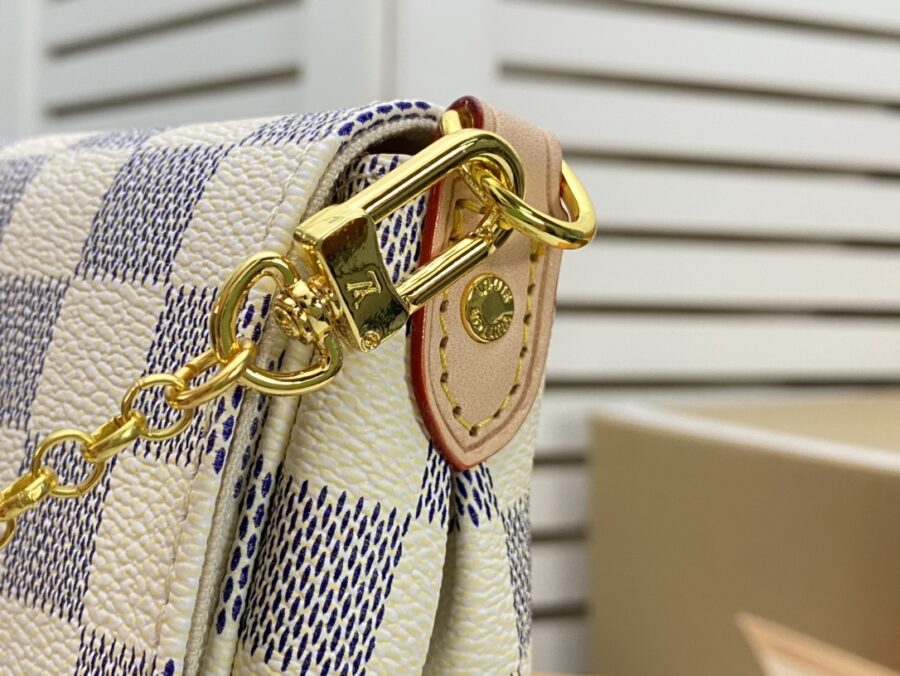Alternative view of Louis Vuitton Women'S Favorite MM Damier Azur 28Cm