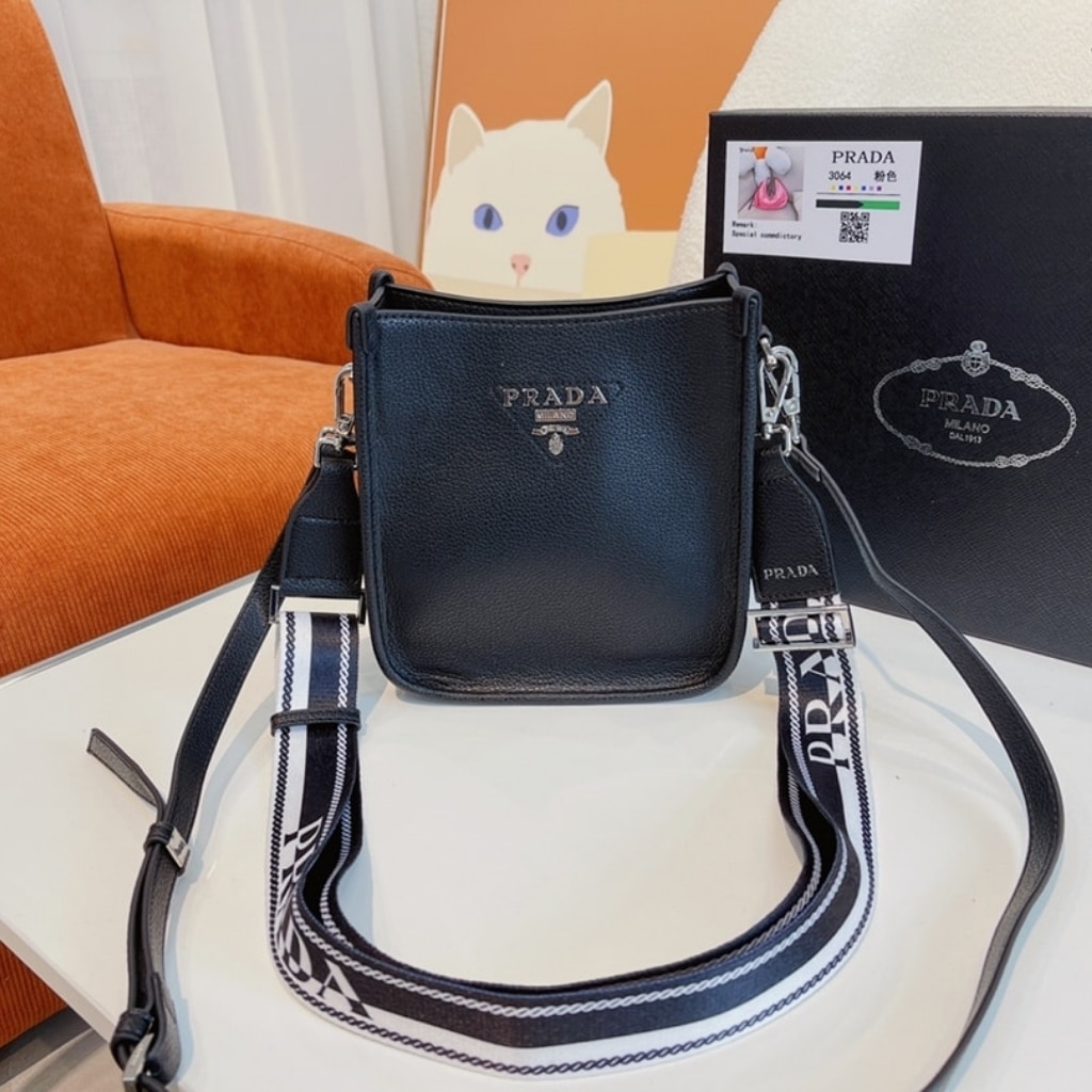 Prada Mini Leather Shoulder Bag Black 20Cm 1BH191 2DKV F0002 V 3OO - Image 2