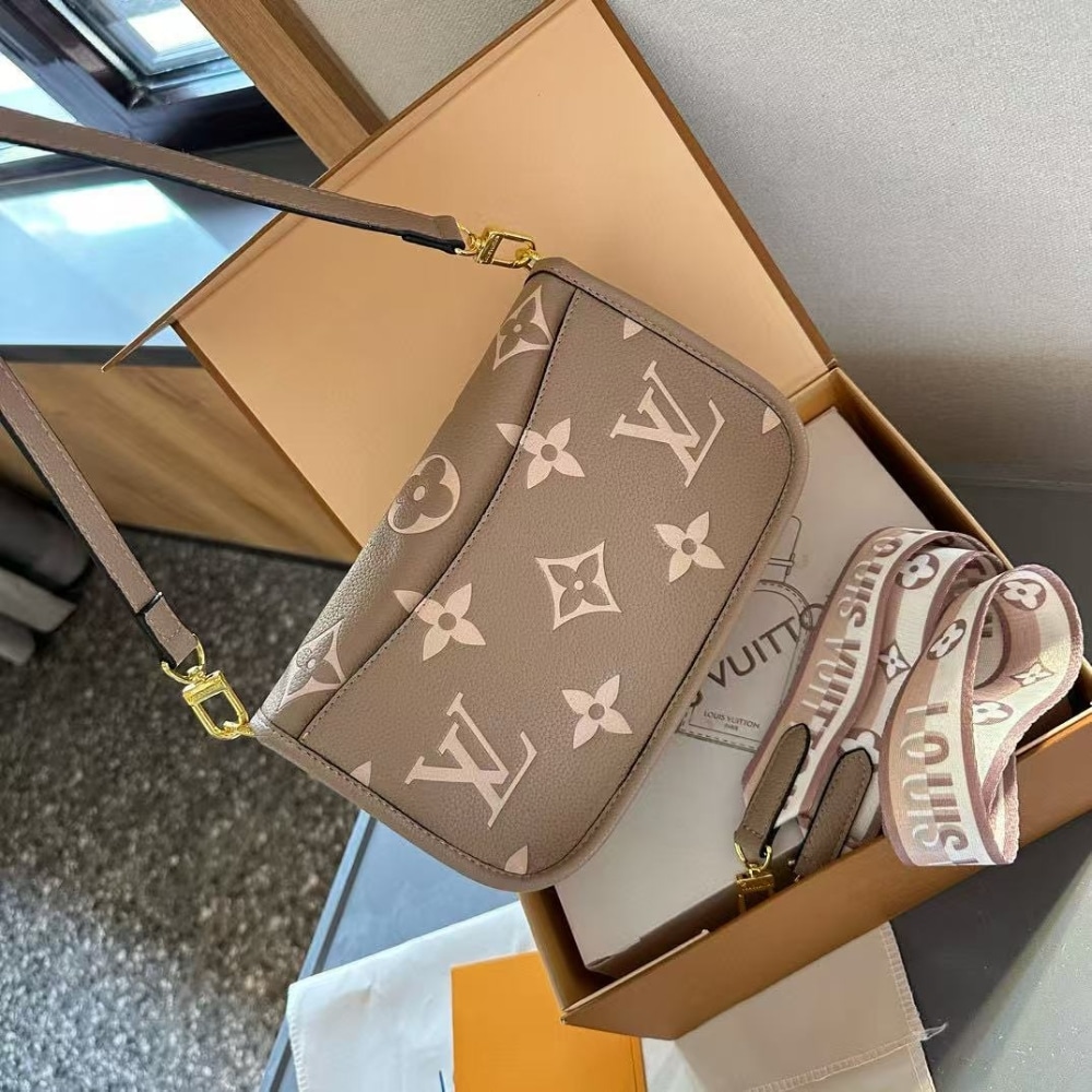Louis Vuitton Diane Monogram Empreinte Leather Beige 24Cm M46583 - Image 3