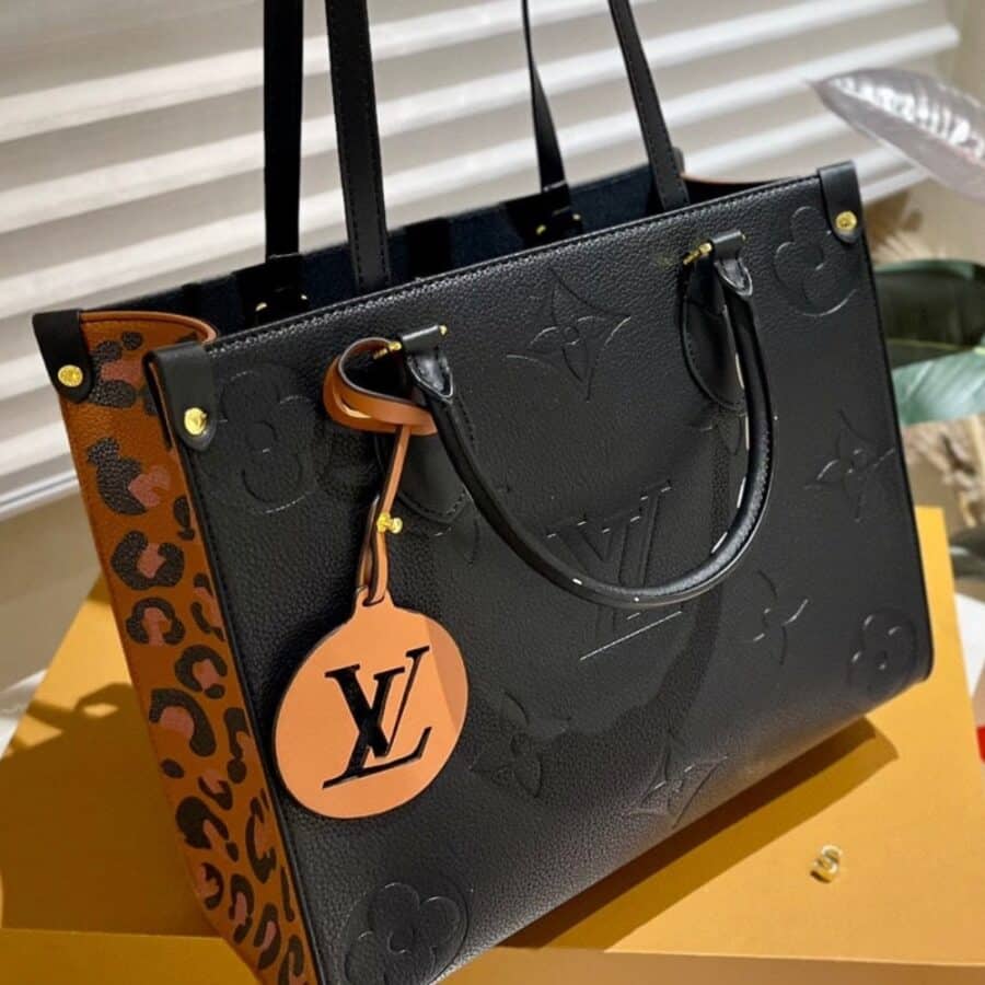 Alternative view of Louis Vuitton Onthego MM Wilde At Heart Black 35Cm M58522