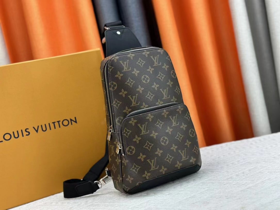 Louis Vuitton Louis Vuitton Avenue Slingbag Monogram Brown 31Cm M45897 - Image 5