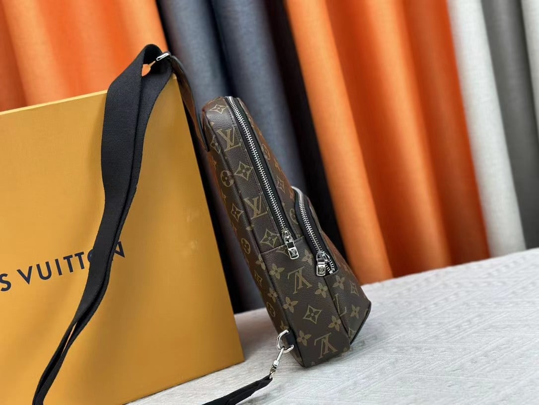 Louis Vuitton Louis Vuitton Avenue Slingbag Monogram Brown 31Cm M45897 - Image 4