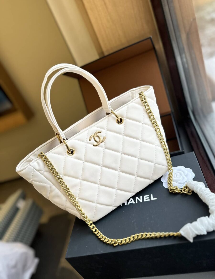 Alternative view of Chanel Small Shopping Bag White 25Cm As4188