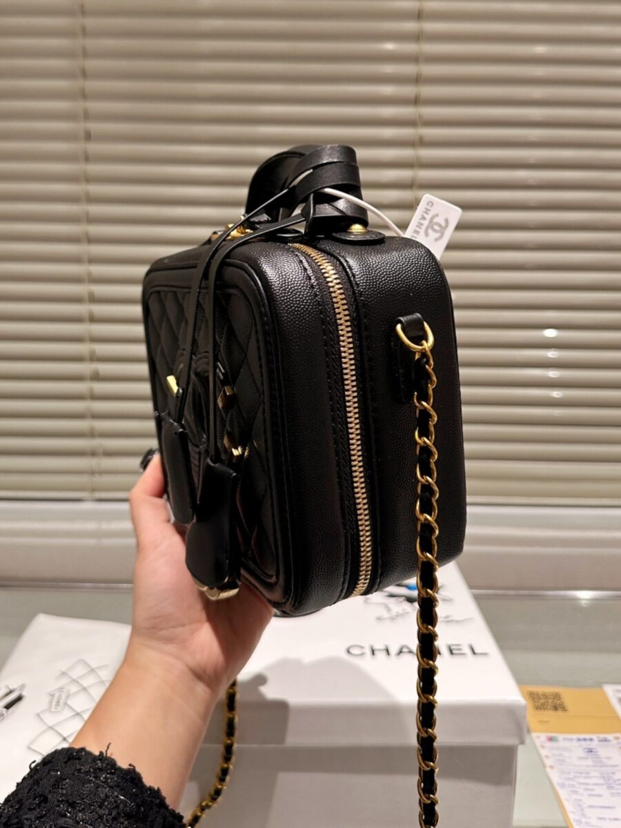 Alternative view of Chanel Small Vanity Case Ss22 Black 17Cm