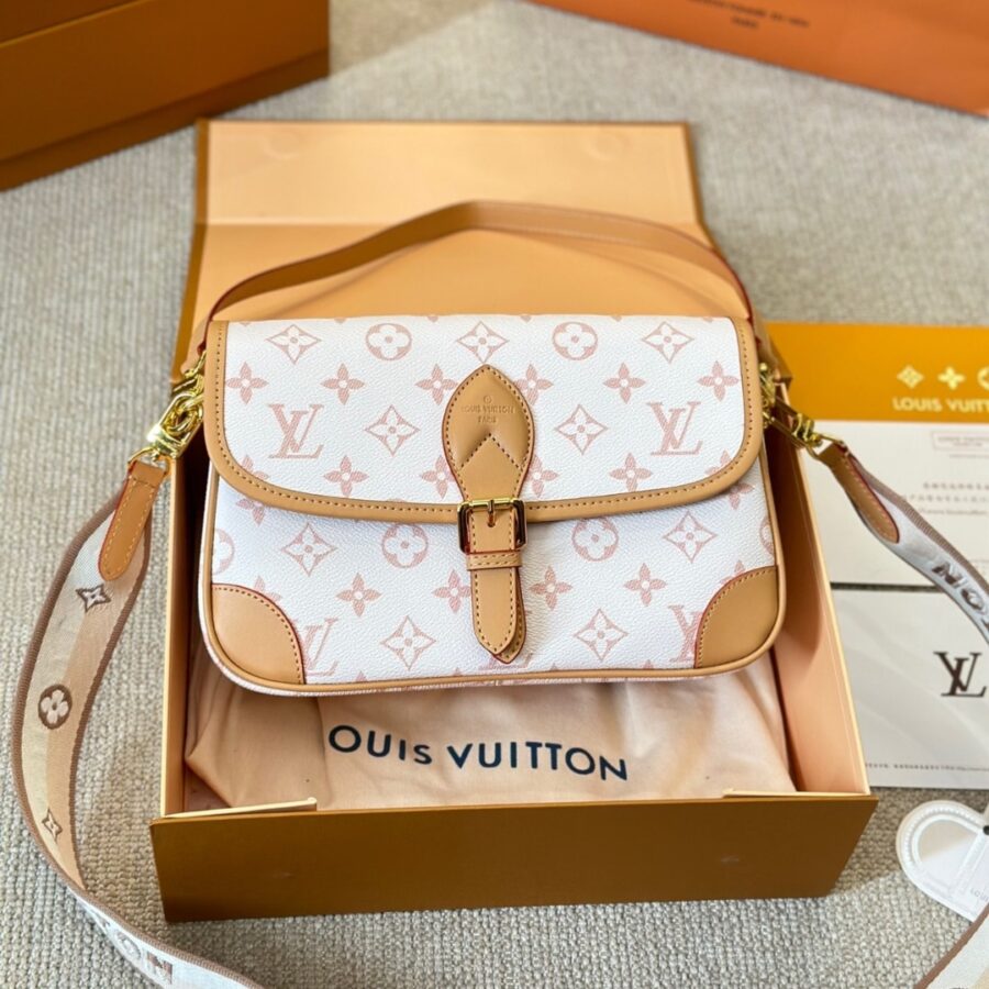 Alternative view of Louis Vuitton Diane Monogram Cream Beige 25Cm