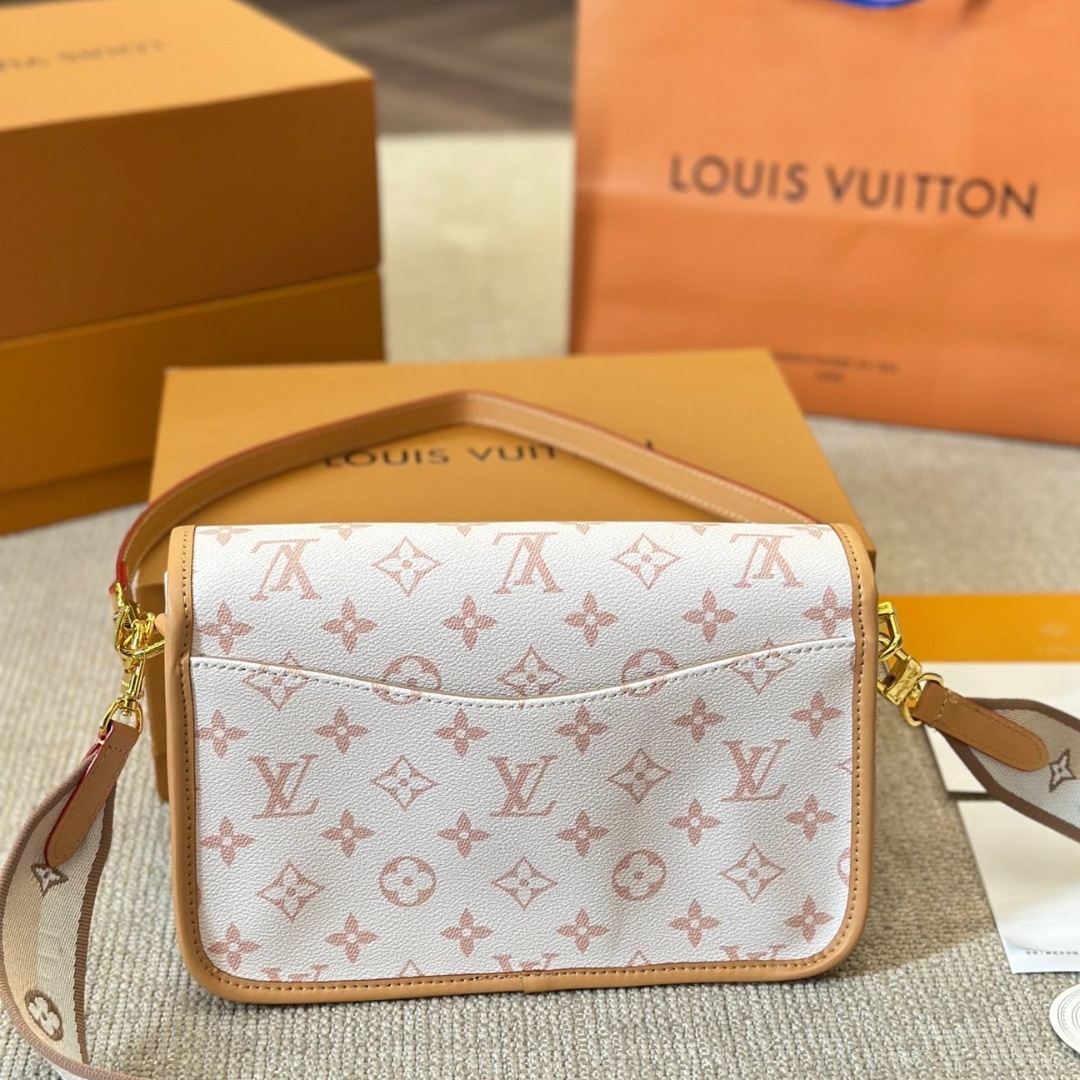 Louis Vuitton Diane Monogram Cream Beige 25Cm - Image 3