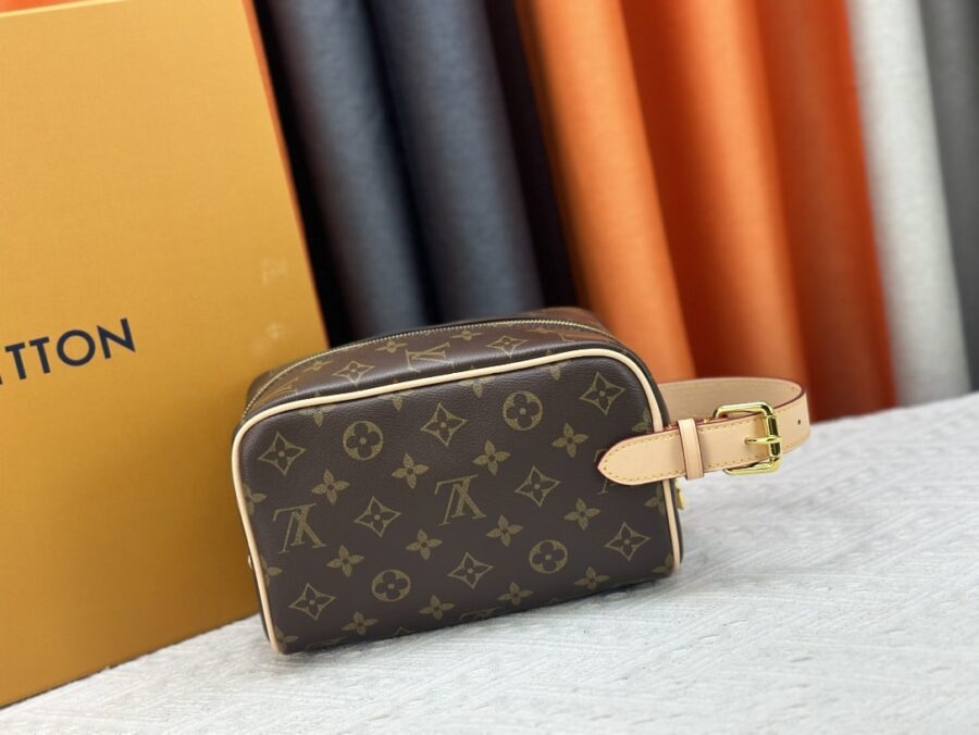 Alternative view of Louis Vuitton Trousse Toilette Locker Dopp Kit 23Cm M83112
