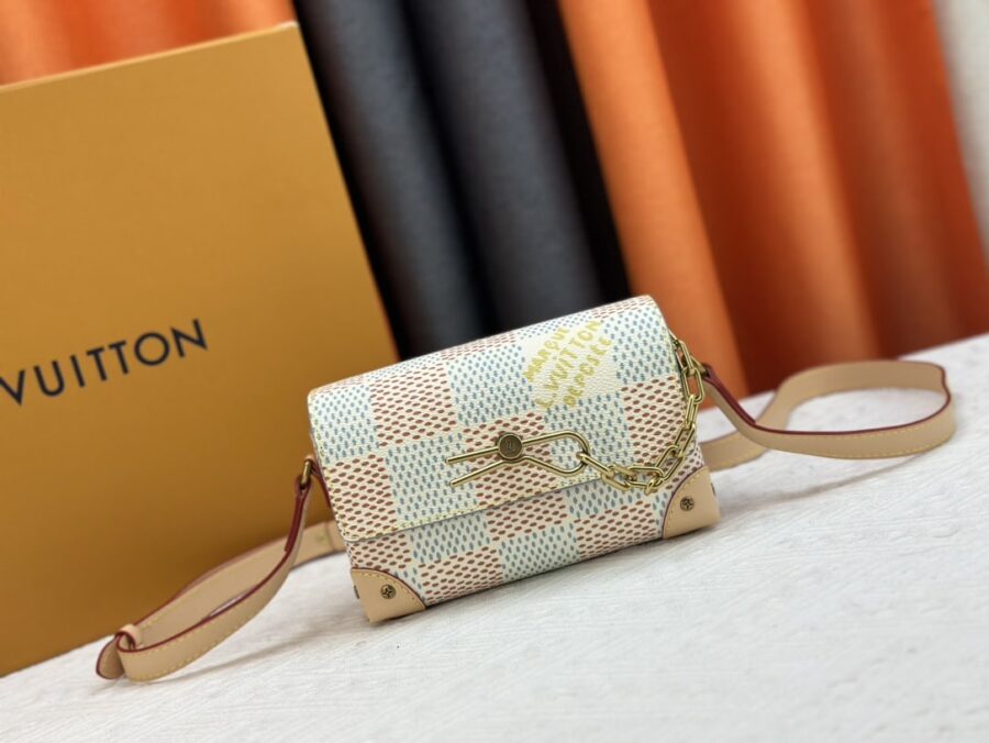 Alternative view of Louis Vuitton Steamer Wearable Wallet White 18Cm N40674