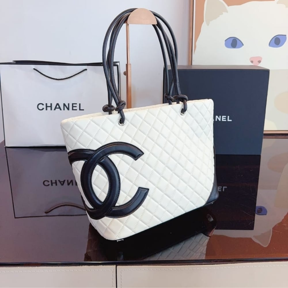 Chanel Cambon Line Large Tote Bag In White And Black 41Cm - Image 3