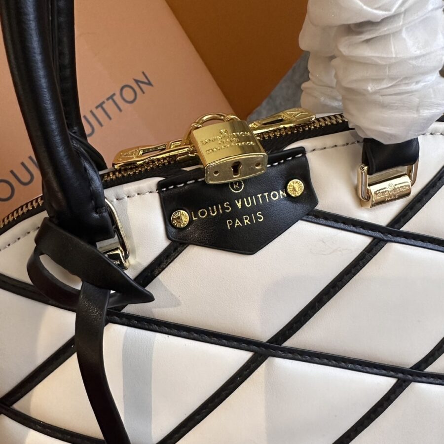 Alternative view of Louis Vuitton Alma BB Black 24Cm M23761