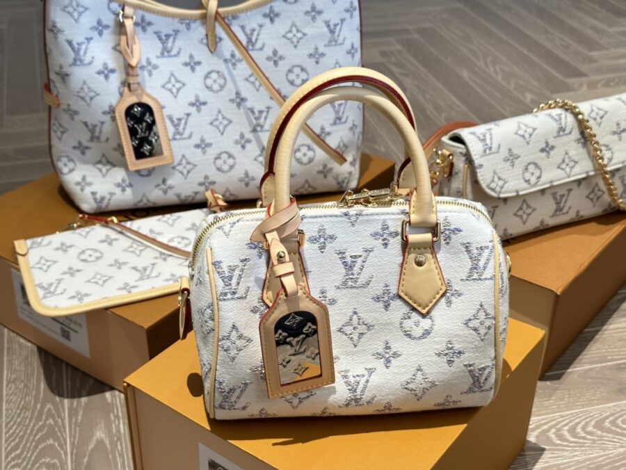 Alternative view of Louis Vuitton Speedy Bandoulière 20 Multicolor Beige 20Cm M24709