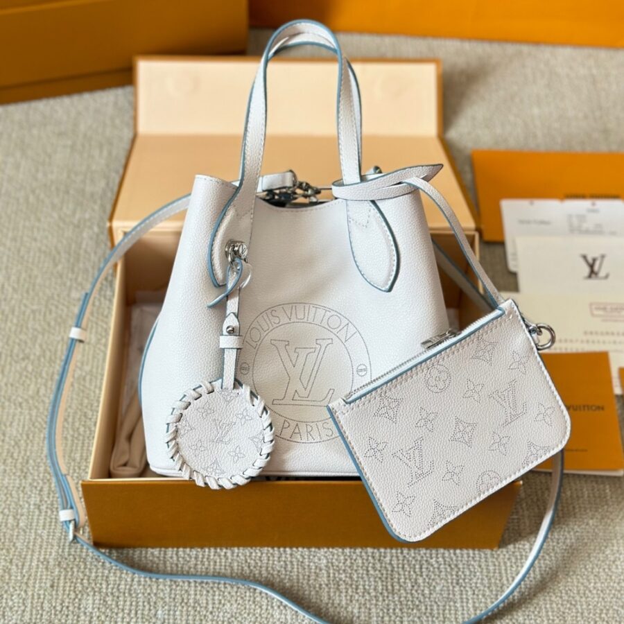 Alternative view of Louis Vuitton Blossom Mahina Bag With Lv Circle Motif White 23Cm