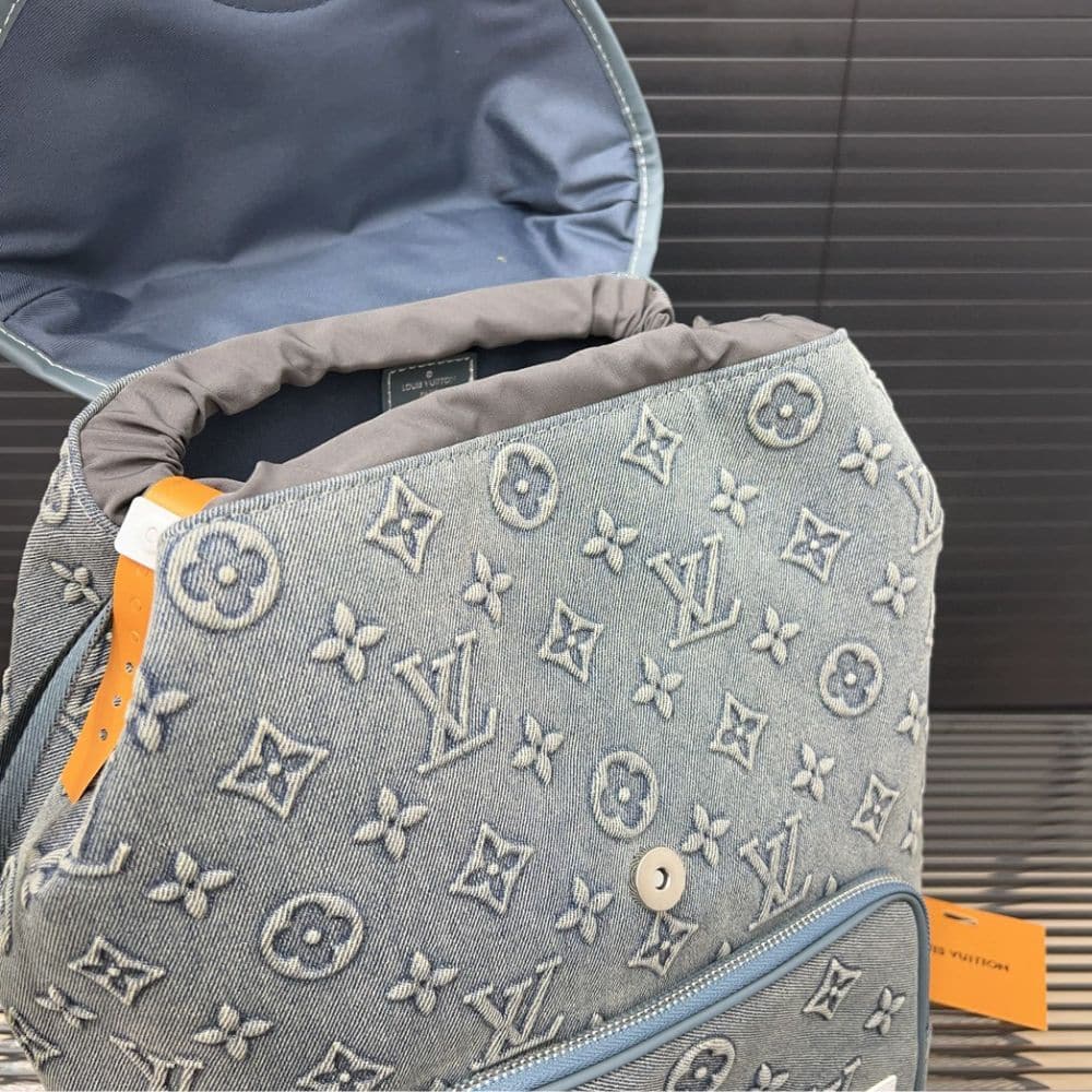 Louis Vuitton Montsouris Backpack Monogram Wash Denim Blue 40Cm M22534 - Image 6
