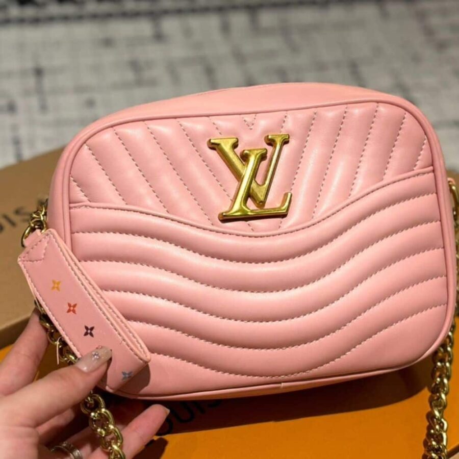 Alternative view of Louis Vuitton Wave Camera Bag Pink 23Cm