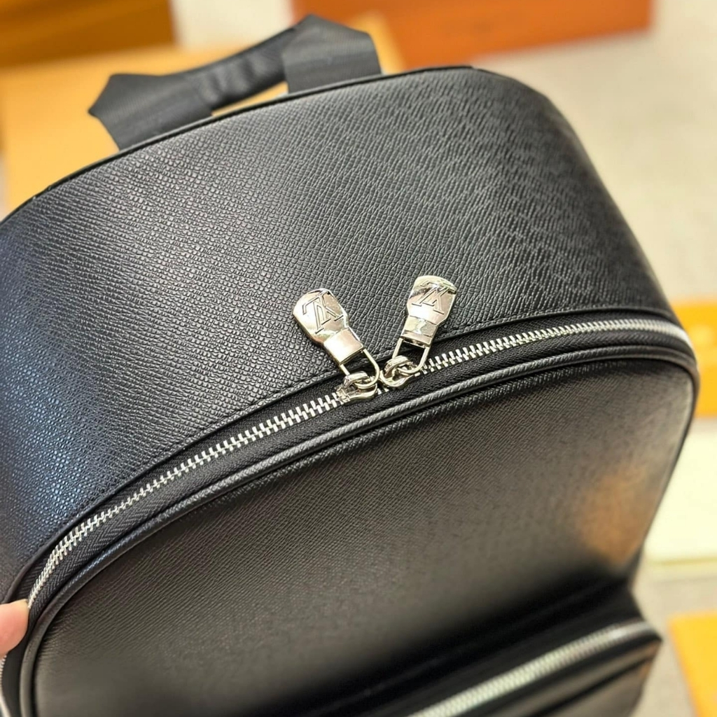 Louis Vuitton Discovery Taiga Alex Backpack Black 42Cm M30258 - Image 2