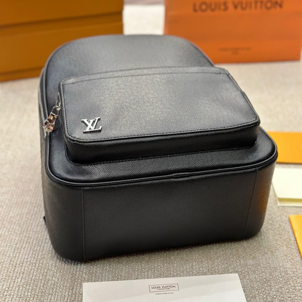 Louis Vuitton Discovery Taiga Alex Backpack Black 42Cm M30258 - Image 4