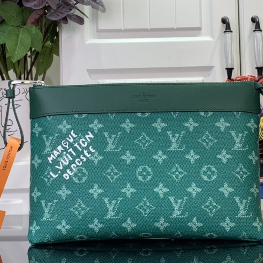 Alternative view of Louis Vuitton Pochette Voyage Souple Green 21Cm M12665