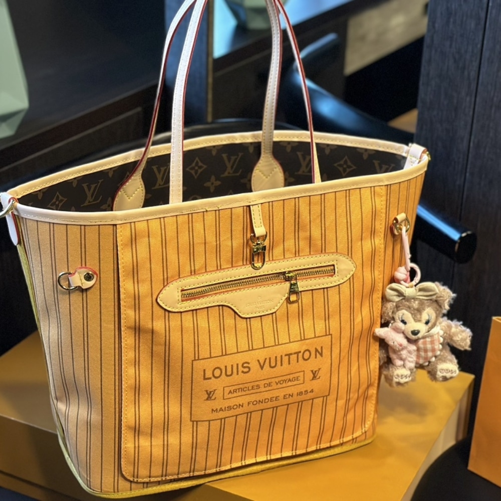Louis Vuitton Neverfull Bandoulière Inside Out Monogram Jaune Safran 33Cm M11947 - Image 3
