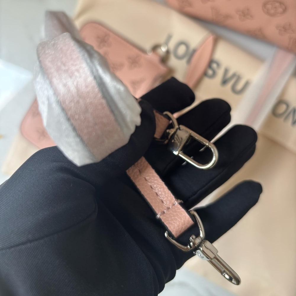 Louis Vuitton Blossom Mahina Leather Bag Pink 21Cm M23196 - Image 4