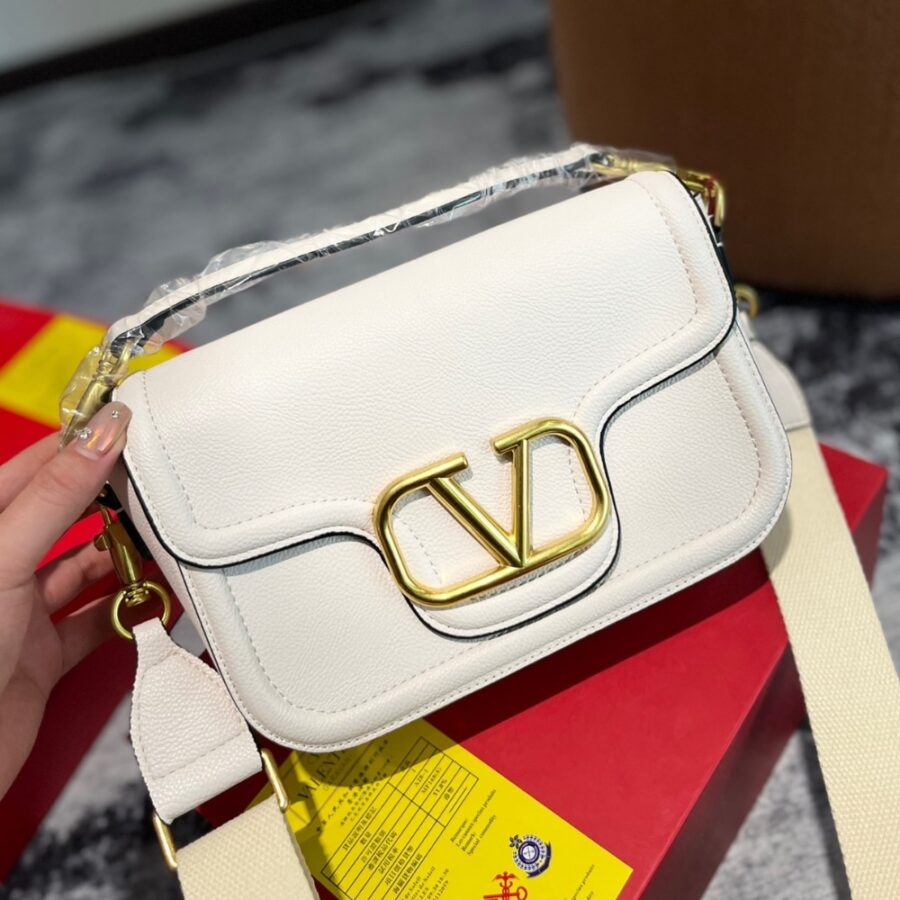 Alternative view of Valentino Garavani Alltime Grainy Leather Shoulder Bag White 23Cm 4W2B0N20Imz 098