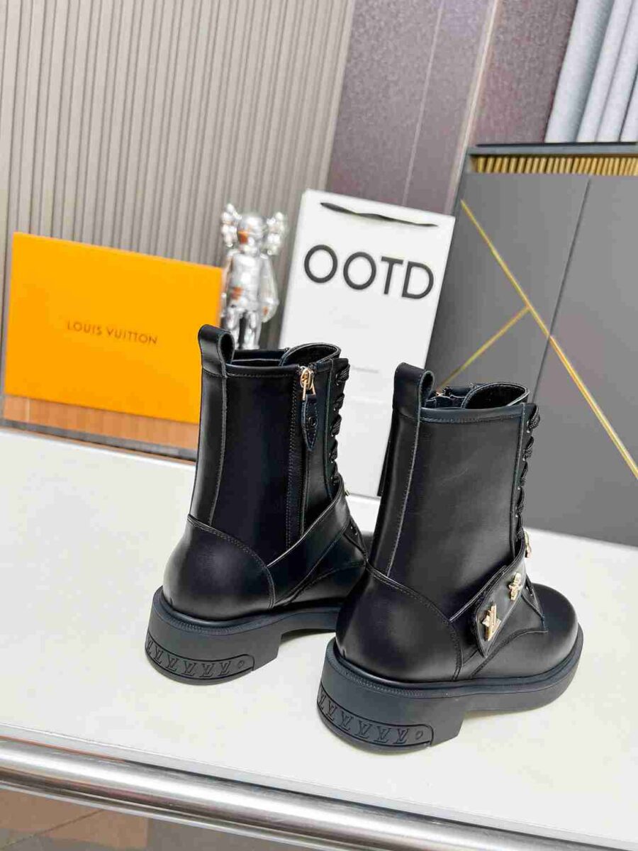 Alternative view of Louis Vuitton Citizen Boots Black 1Adazr