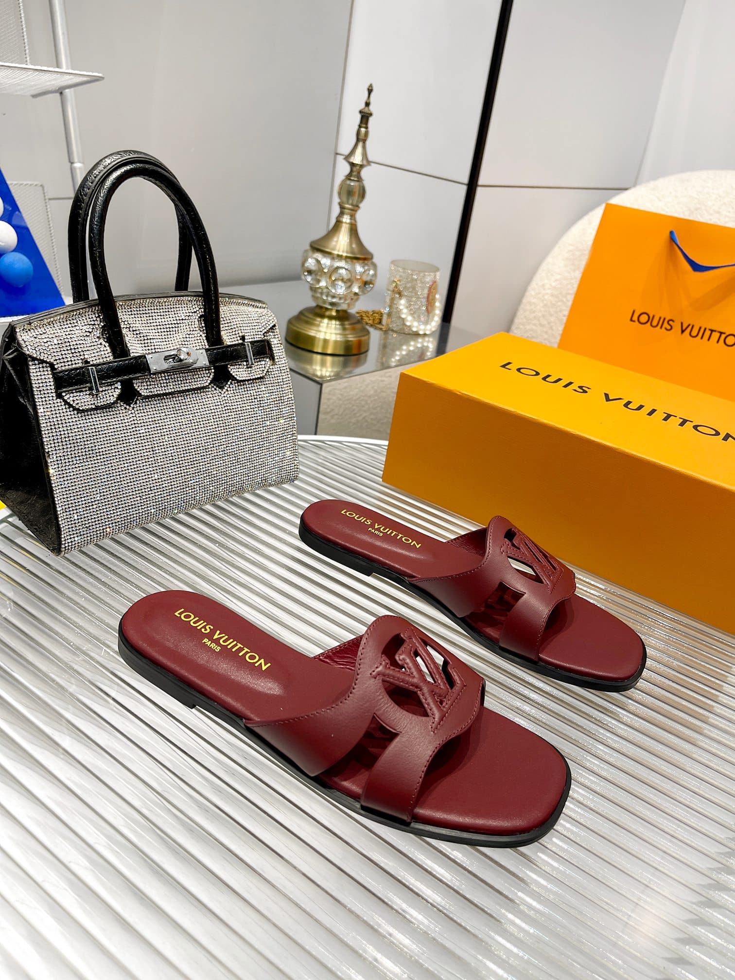 Louis Vuitton LV Isola Flat Mule Red 1ABP2W - Image 2
