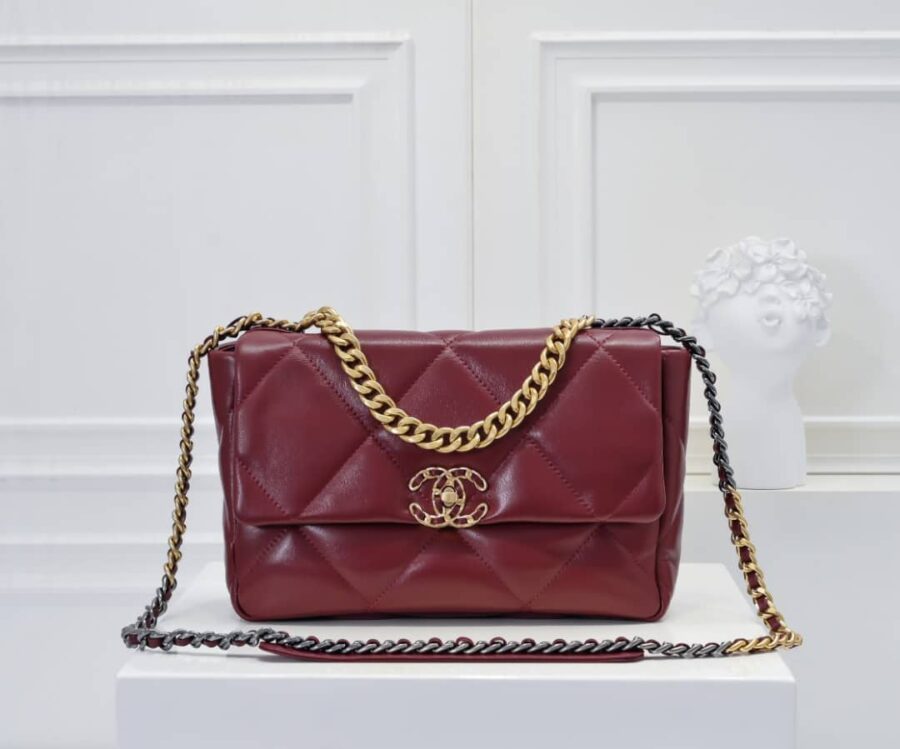 Alternative view of Chanel 19 Flap Bag Shiny Crumpled Leather Burgundy 22Cm