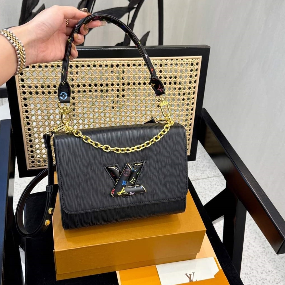 Louis Vuitton X Takashi Murakami Lv Twist MM Slim Bag Black 23cm M13243 - Image 3