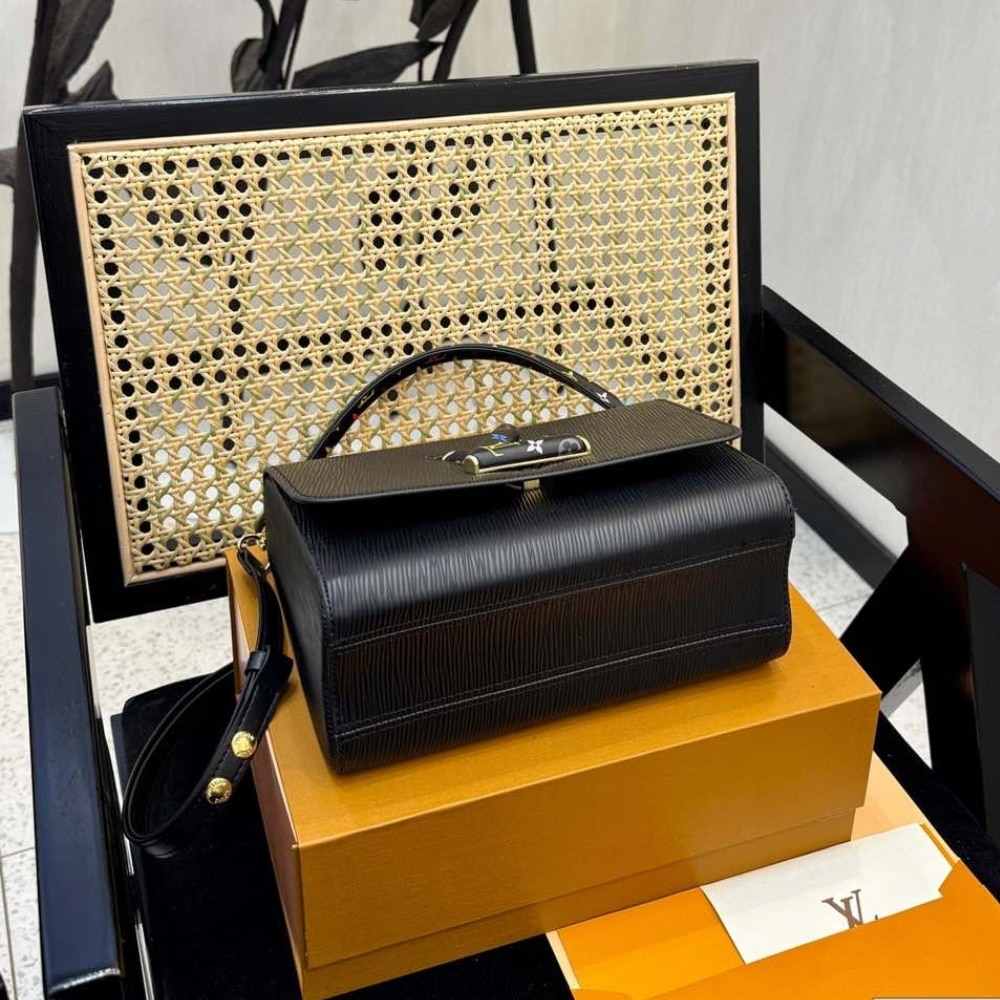 Louis Vuitton X Takashi Murakami Lv Twist MM Slim Bag Black 23cm M13243 - Image 7