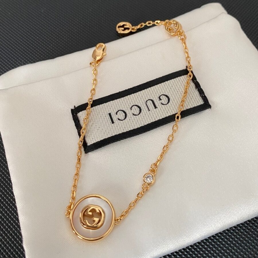 Alternative view of Gucci Interlocking Gg Bracelet Gold Tone 786749 J85i0 8070