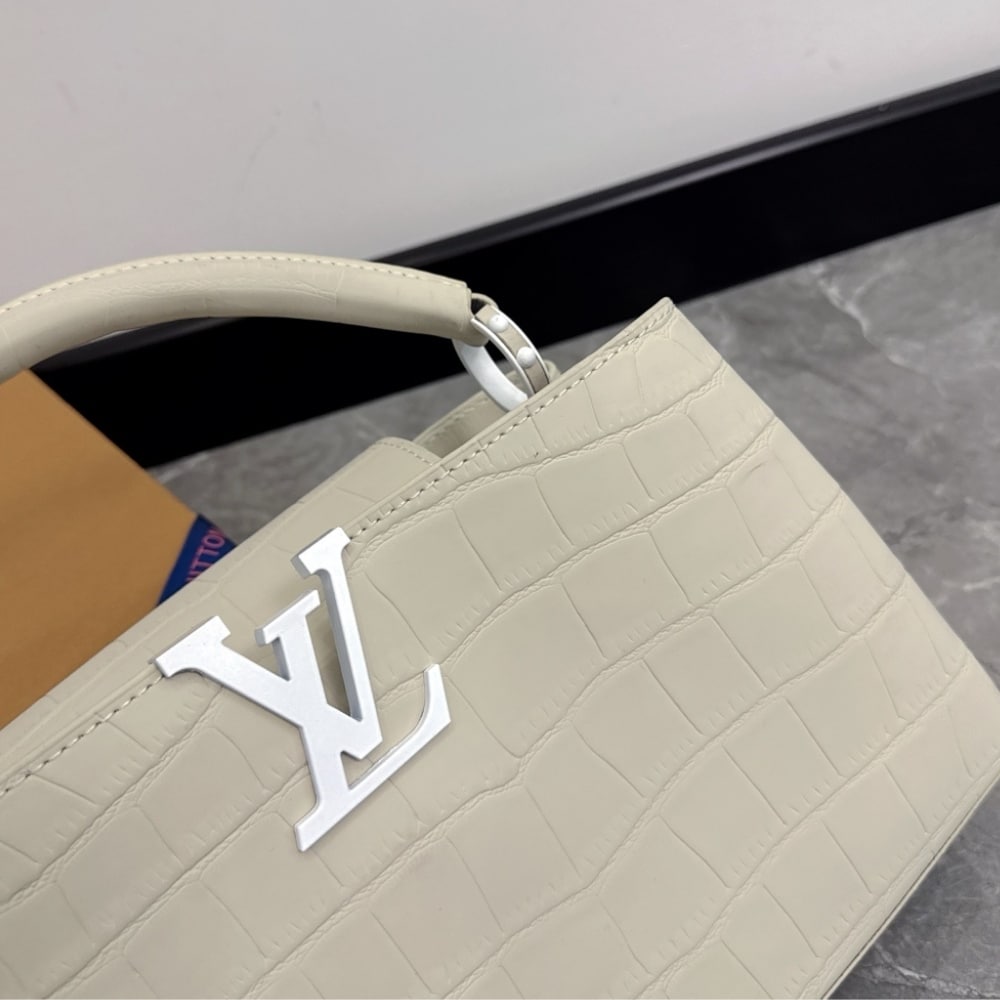 Louis Vuitton Capucines MM East West Alligator In Grey 33cm - Image 5