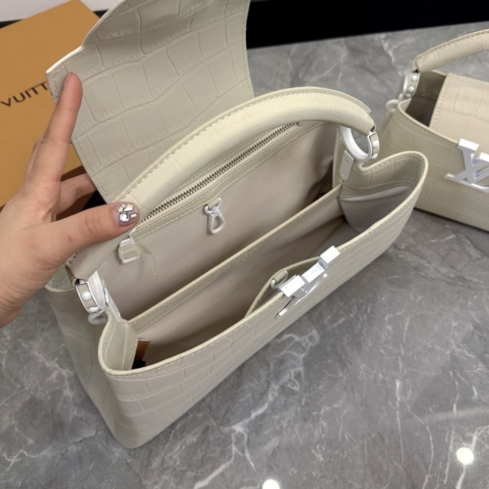 Louis Vuitton Capucines MM East West Alligator In Grey 33cm - Image 3