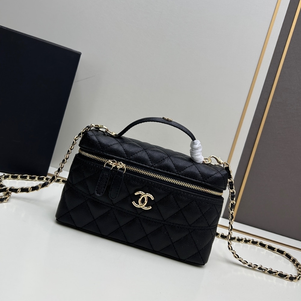 Chanel 25C Vanity With Chain Gold Hardware Black 19Cm - Image 2