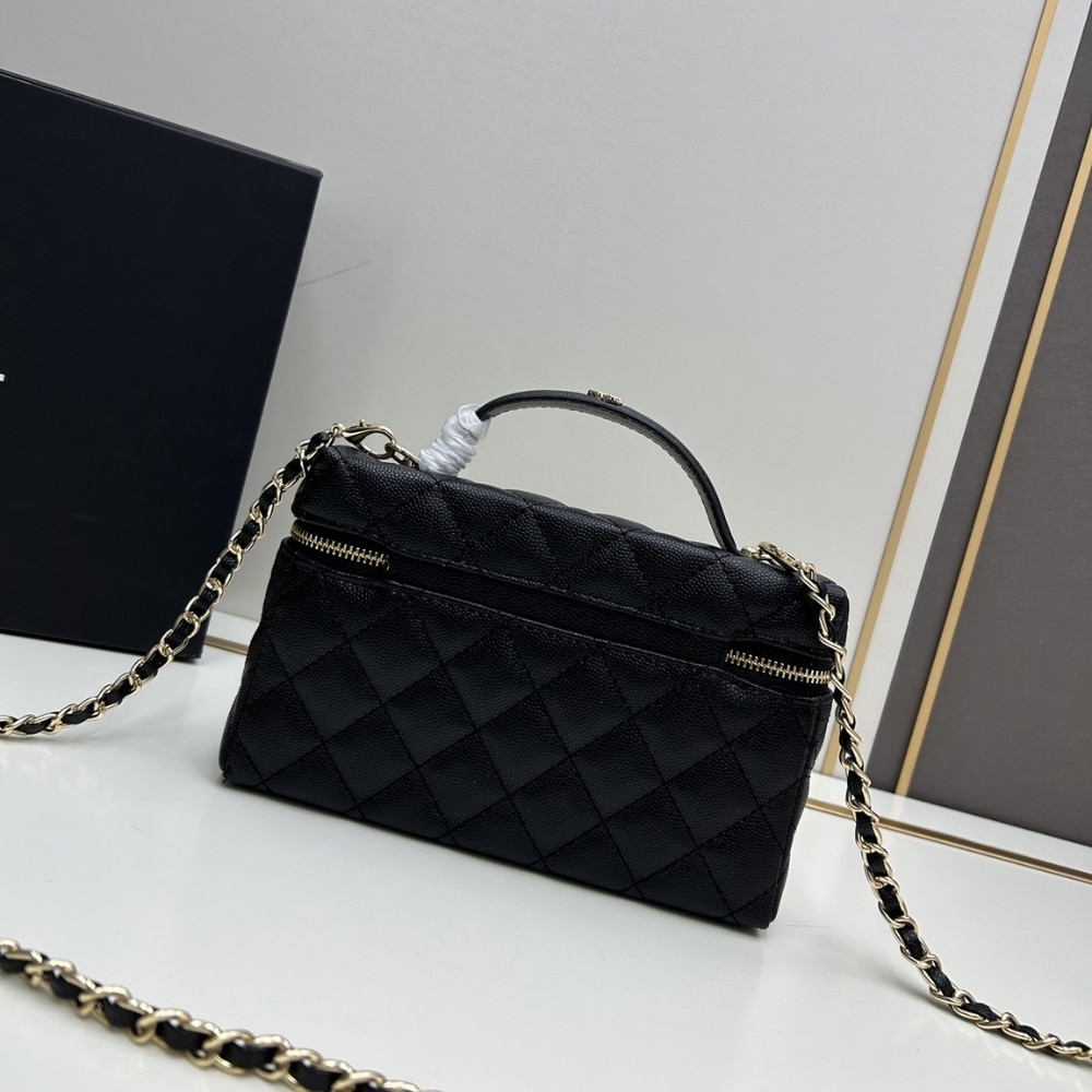 Chanel 25C Vanity With Chain Gold Hardware Black 19Cm - Image 4