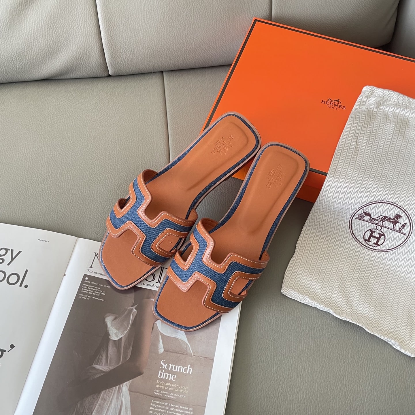 Hermes Oran Sandal Bleu Brut Gold H221105ZV48340 - Image 4