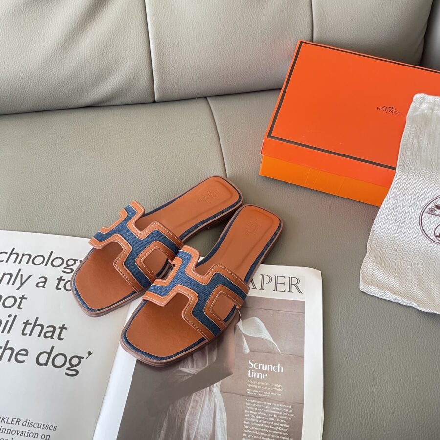Alternative view of Hermes Oran Sandal Bleu Brut Gold H221105ZV48340