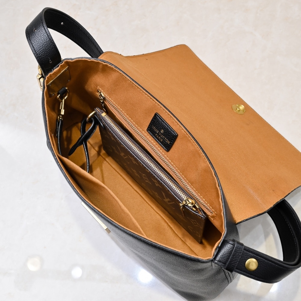 Louis Vuitton Low Key Messenger Black 30cm M13148 - Image 3