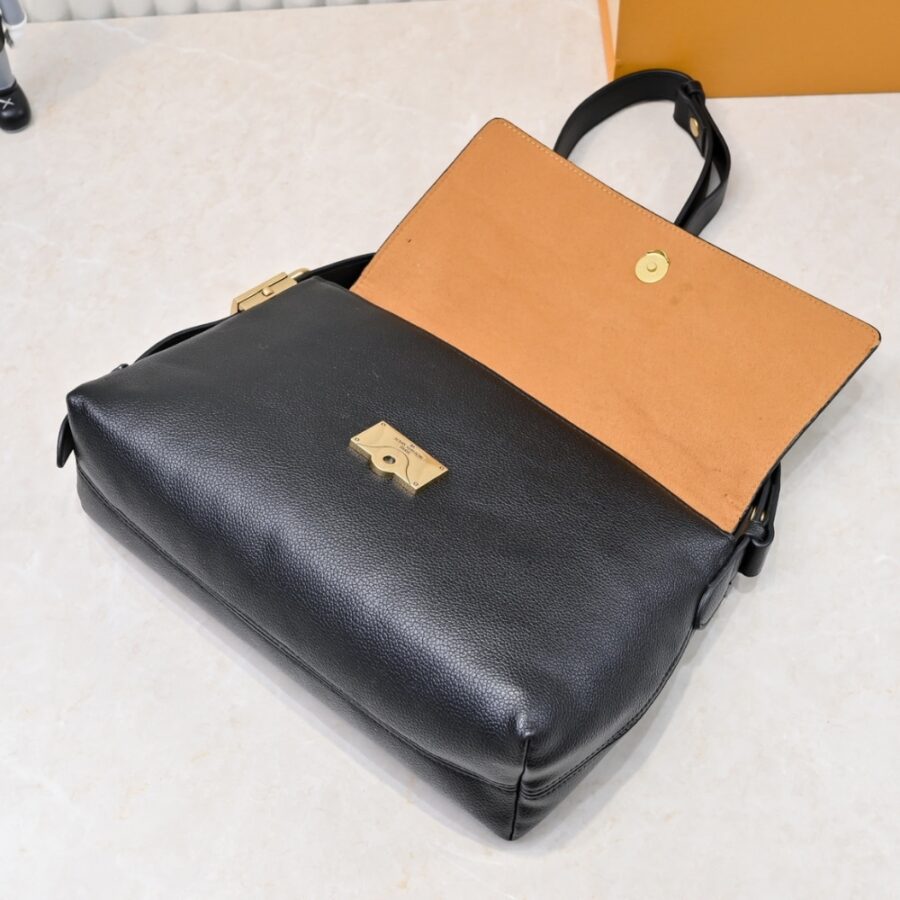 Alternative view of Louis Vuitton Low Key Messenger Black 30cm M13148
