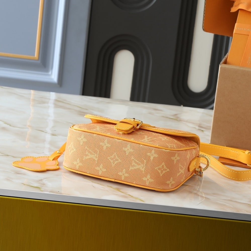 Louis Vuitton Montsouris Messenger Monogram Yellow 20cm M12694 - Image 6