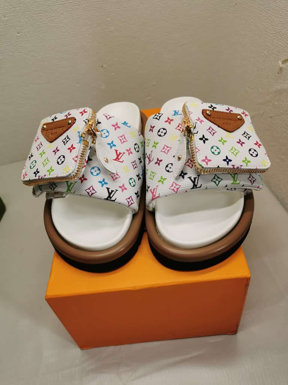 Louis Vuitton X Takashi Murakami Pool Pillow Flat Comfort Mule Blanc 1AGVQW - Image 3