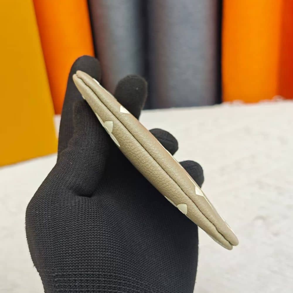 Louis Vuitton Key Pouch Light Grey 12Cm M13793 - Image 3