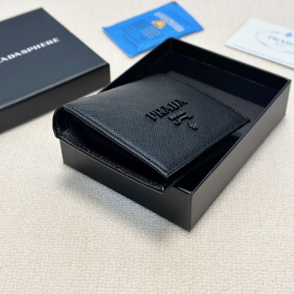 Prada Bifold Saffiano Leather Wallet Black 11Cm - Image 4