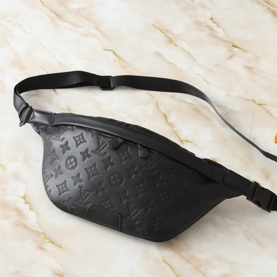 Alternative view of Louis Vuitton Discovery Bumbag PM Monogram Shadow Black 47Cm M46036